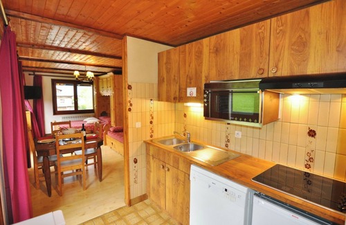 La Chapelle-d'Abondance Apartment | Apartment 'Les Cornettes De Bise' with Mountain View and Balcony
