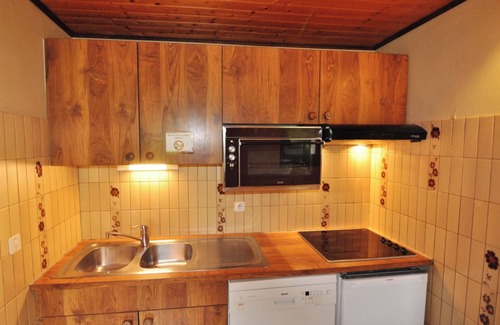 La Chapelle-d'Abondance Apartment | Apartment 'Les Cornettes De Bise' with Mountain View and Balcony