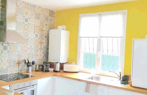 Le Chesnay Apartment | Apartment with its own garden, very serene.