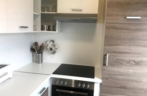 Jebenhausen Apartment | Apartment with kitchen and bathroom