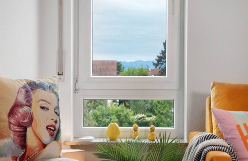 Kressbronn Apartment | Apartment 'Karma' with Mountain View, Balcony and Wi-Fi