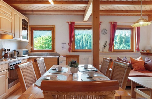 Triberg im Schwarzwald Apartment | Apartment '2' with Mountain View, Shared Terrace and Wi-Fi