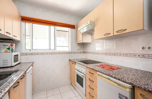 San Luis de Sabinillas Apartment | Apartment 'Manilva Home' with Mountain View, Wi-Fi and Air Conditioning