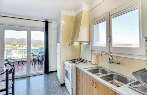 Llanca Apartment | Apartment "Ático Vistas Llançà" Near Beach with Sea View & Terrace