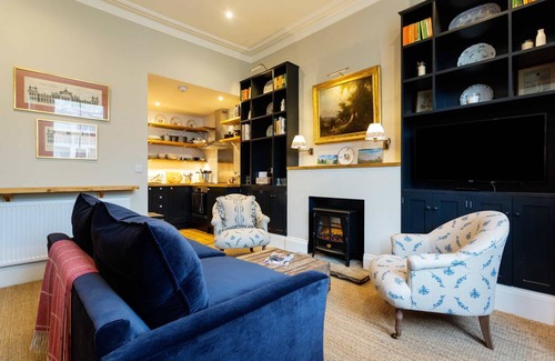 Addison Apartment | Apartment ∙ 1 bedroom ∙ 2 guests
