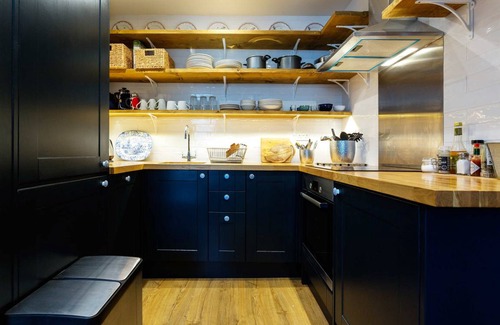 Addison Apartment | Apartment ∙ 1 bedroom ∙ 2 guests