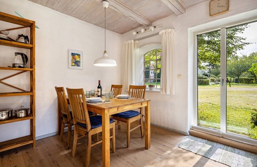 Curau Apartment | Apartment "1 Terrassenwohnung" with Private Garden & Wi-Fi