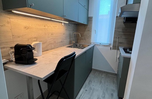 Milan Apartment | Apartment 10 with window at15 Min from Duomo-Linate