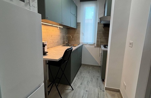 Milan Apartment | Apartment 10 with window at15 Min from Duomo-Linate