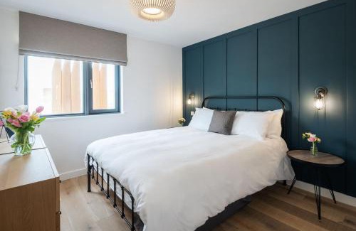 Hope-Cove House | Apartment 13, Willow Cove