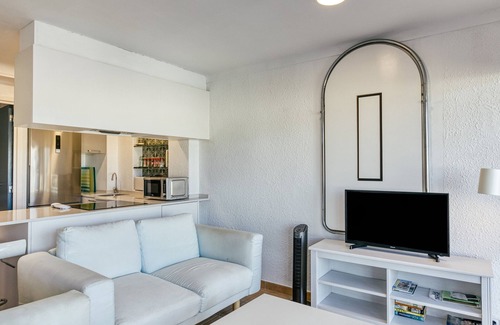 Llafranc Apartment | Apartment '1a Linea Mar Port Llafranch' with Sea View, Private Terrace and Wi-Fi