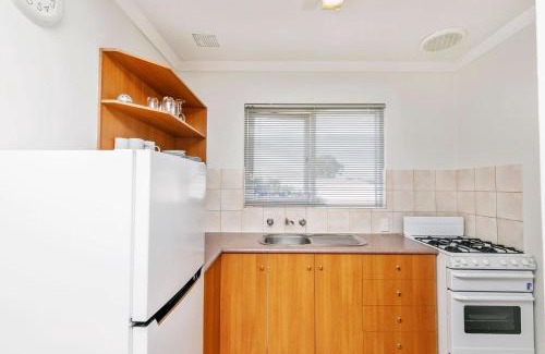 Rivervale Hotel | Apartment 2 Burswood