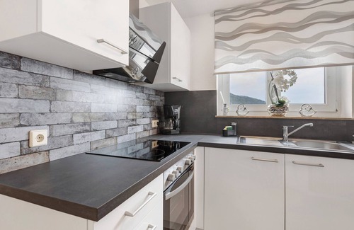 Ludwigshafen Apartment | Apartment '2-Zimmer' with Lake View, Balcony and Wi-Fi