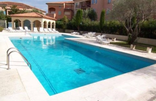 Saint-Tropez City Centre Apartment | APARTMENT 2 STEPS FROM PLACE DES LICES IN RESIDENCE WITH POOL AND PARKING