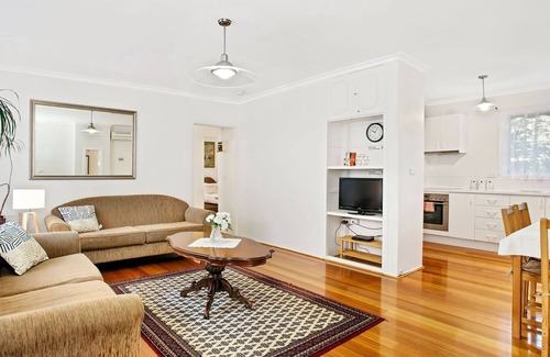 Blackburn Apartment | Apartment 2 Vine Str Blackburn