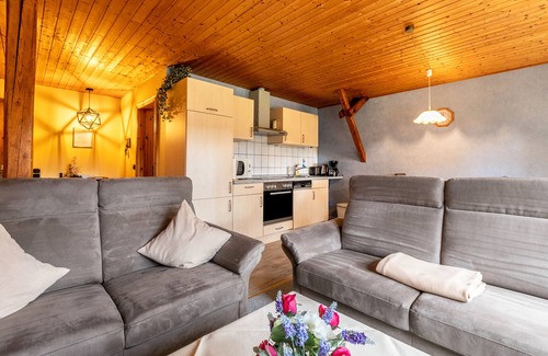Ostrohe Apartment | Apartment '2' with Shared Terrace and Wi-Fi