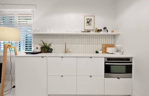Rewa Apartment | Apartment 22 - stylish retreat in central location