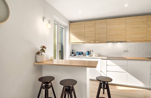 Clifden Cottage | Apartment 293 - Clifden - sleeps 4 guests in 2 bedrooms