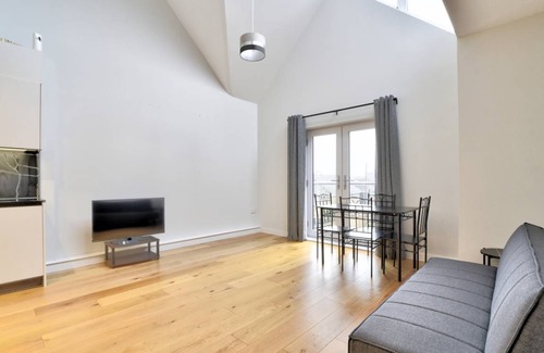 Rayleigh Apartment | Apartment ∙ 3 bedrooms ∙ 7 guests