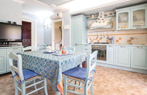 Manfredonia Apartment | Apartment 300 m from the sea of Scalo dei Saraceni, a tourist village south of Manfredonia (15 km),