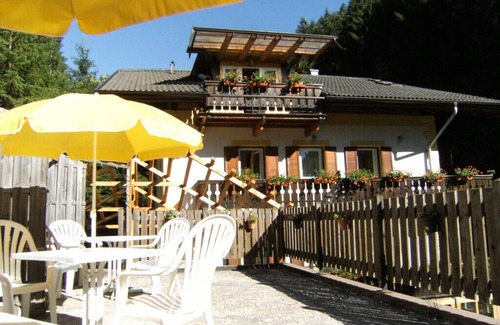 San Nicolo d'Ega Apartment | Apartment 4 on the 1st Upper floor with large corner balcony
