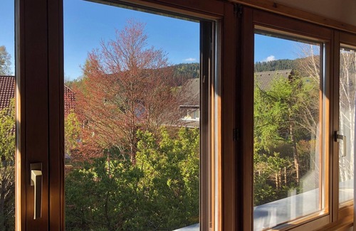 Hinterzarten Apartment | Apartment '4-Star Maisonette – 120 sqm' with Mountain View, Shared Terrace and Wi-Fi