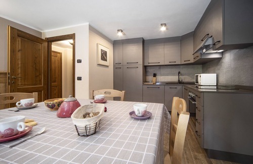Cogne Apartment | Apartment '4061 Maison Gerard - Roccia Viva' with Mountain View, Shared Garden and Wi-Fi