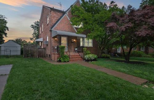 Potomac West Apartment | Apartment ∙ 5 bedrooms ∙ 14 guests
