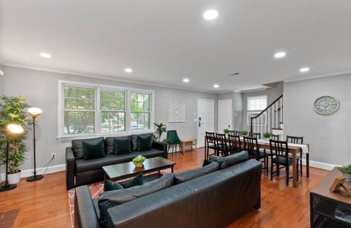Potomac West Apartment | Apartment ∙ 5 bedrooms ∙ 14 guests