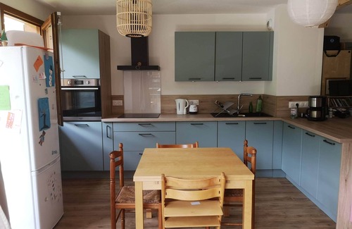 Sevrier Apartment | Apartment 5 minutes' walk from the beach