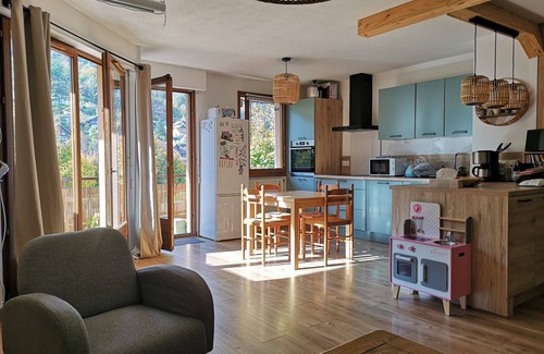 Sevrier Apartment | Apartment 5 minutes' walk from the beach
