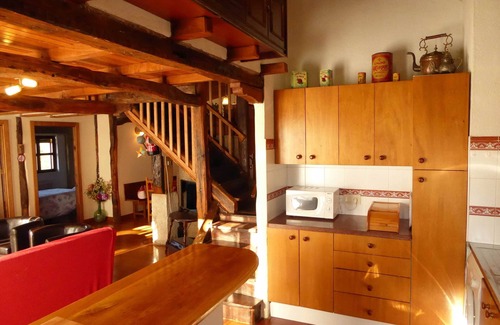 Ibero Cottage | Apartment (6+3 pax) with views of the river and pool. 10 minutes from Pamplona.