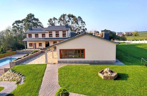 Serantes Apartment | Apartment 6: Three bedrooms, porch and swimming pool