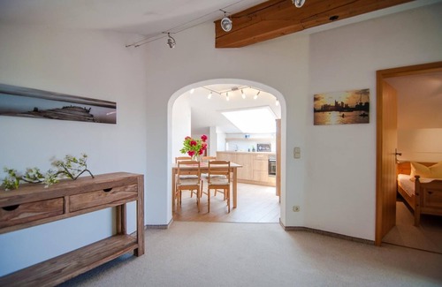 Ruhpolding Apartment | Apartment 7/1009, 59sqm, balcony, kitchen, 1 bedroom and 1 living/bedroom, max. 3 p. WLAN