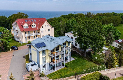 Gohren Apartment | Apartment 8 - Fewos Altmann - Villa Bergfrieden