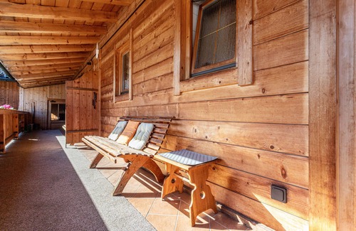 Unterschonau Apartment | Apartment "9 Apartment mit Bergblick" with Mountain View, Private Balcony & Wi-Fi