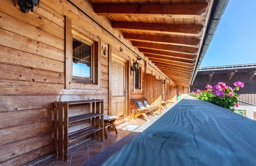 Unterschonau Apartment | Apartment "9 Apartment mit Bergblick" with Mountain View, Private Balcony & Wi-Fi