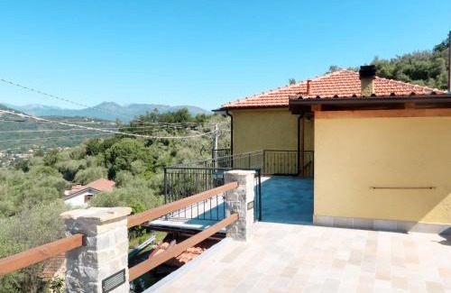 Marta Apartment | Apartment A Ca' Gialla - AEG100 by Interhome