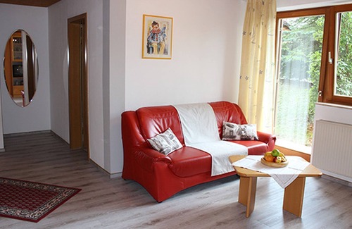 Lonsee Apartment | Apartment 'A' with Private Terrace and Wi-Fi