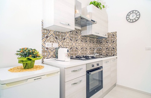 Viagrande House | Apartment "Alba 2" with Shared Terrace & Wi-Fi