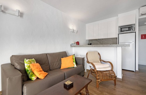 Denia Apartment | Apartment 'Albatros 2' with Private Pool, Wi-Fi, and Air Conditioning