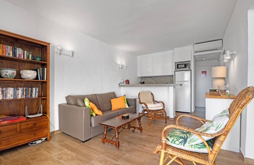 Denia Apartment | Apartment 'Albatros 2' with Private Pool, Wi-Fi, and Air Conditioning