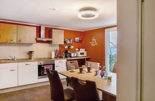 Laage Apartment | Apartment 'Alte Schmiede' with Balcony and Wi-Fi