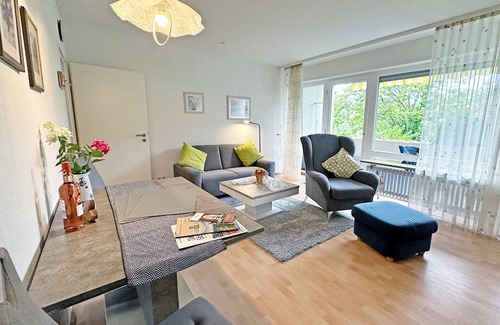 Bad Krozingen Apartment | Apartment "Am Kurpark" with Balcony & Wi-Fi