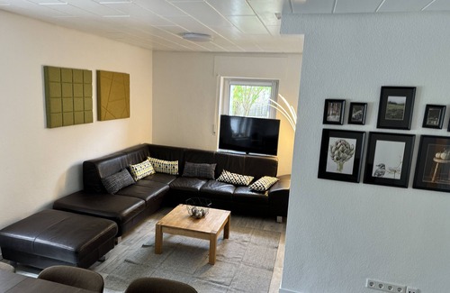 Ortsmitte House | Apartment 'Am Südwall Rechts, 140qm' with Private Terrace, Shared Garden and Wi-Fi