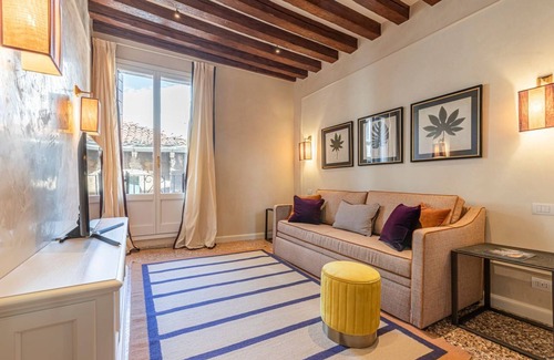 Dorsoduro Villa | Apartment Amara - Five Bedroom Villa, Sleeps 10