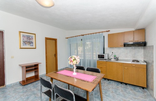Bili brig Apartment | Apartment and Rooms Ivan (45191-A14) - Makarska