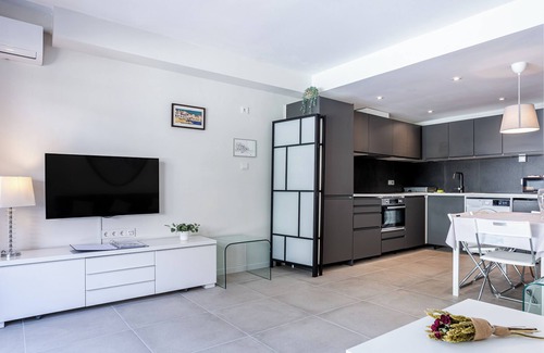 Sa Riera Apartment | Apartment 'Antic Plankton - Sa Riera, Begur' with Private Terrace, Wi-Fi and Air Conditioning