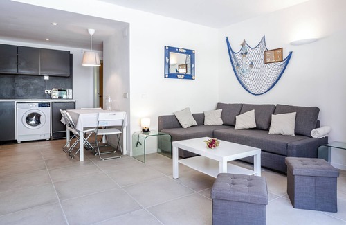 Sa Riera Apartment | Apartment 'Antic Plankton - Sa Riera, Begur' with Private Terrace, Wi-Fi and Air Conditioning