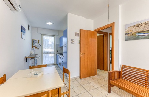 Torre San Giovanni Apartment | Apartment 'Appartamento A 100 M Dal Mare' with Air Conditioning